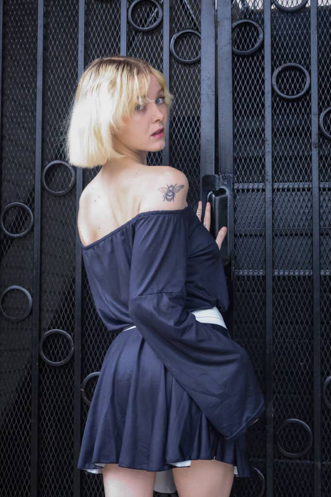 Donny's Angel Off-shoulder Contrast Top And Skirt Set