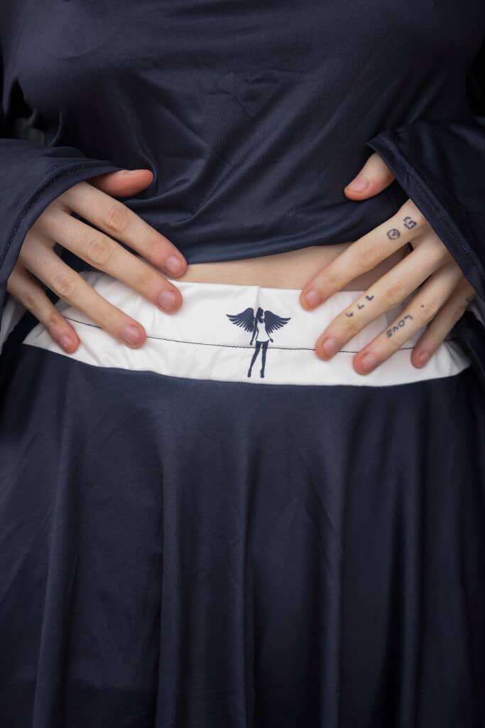 Donny's Angel Off-shoulder Contrast Top And Skirt Set